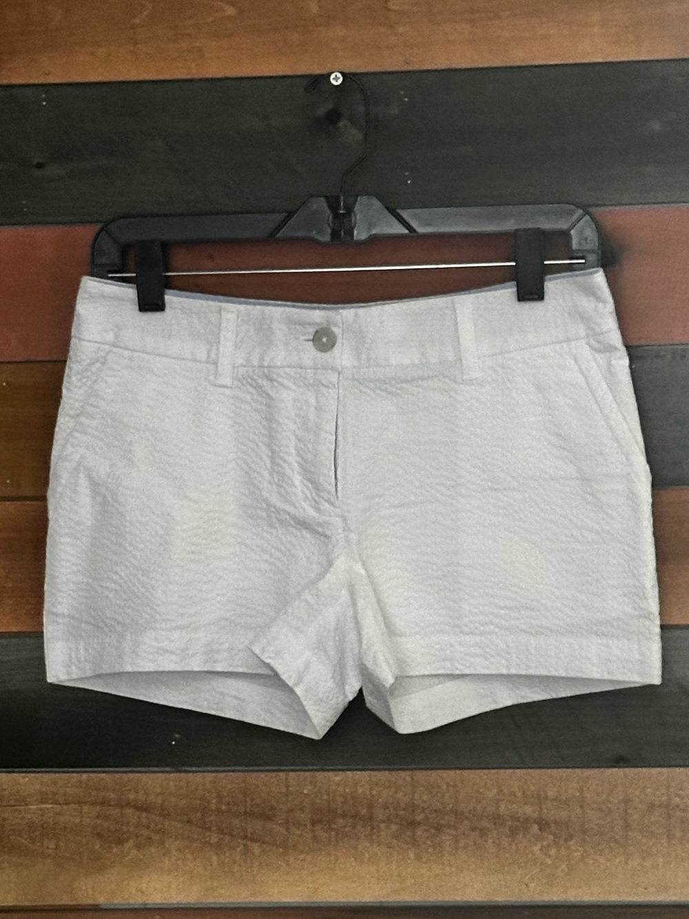 Southern Tide Ladies White
Seersucker Shorts size